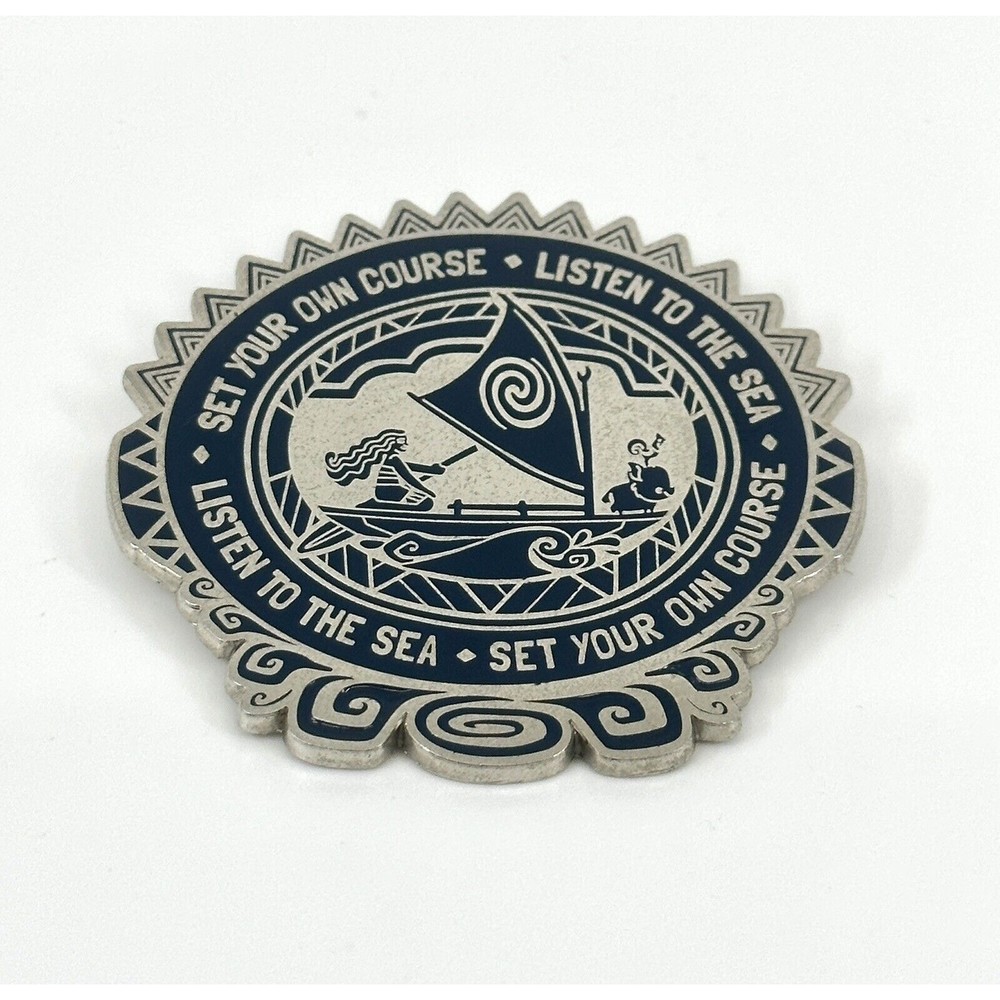 Disney Cast exclusive Metal Pin MOANA "Set Your own Course, Listen To The Sea"